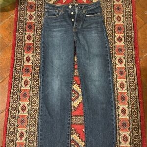 Levi’s wedgie straight mid wash new without tags